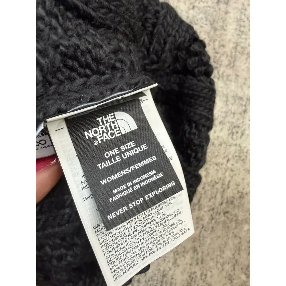 The North Face Women's Oh Mega Fur Pom Beanie | Deep Fit One Size, Tnf Black